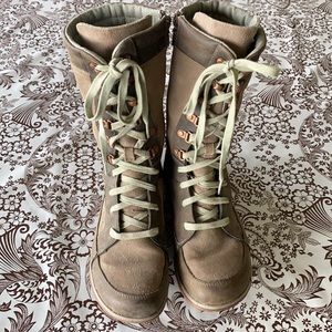 Chaco Lodge Boots in Fossil
